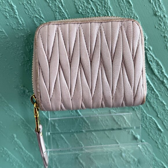 Miu Miu Small Pink Matalasse Napa Leather Wallet - Picture 2 of 7